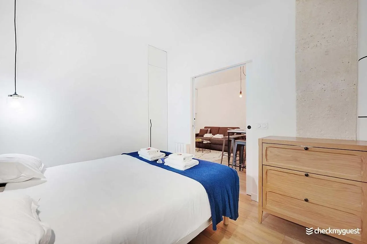 Modern Apartment - 2Br-6P- Oberkampf-Republique Paryż