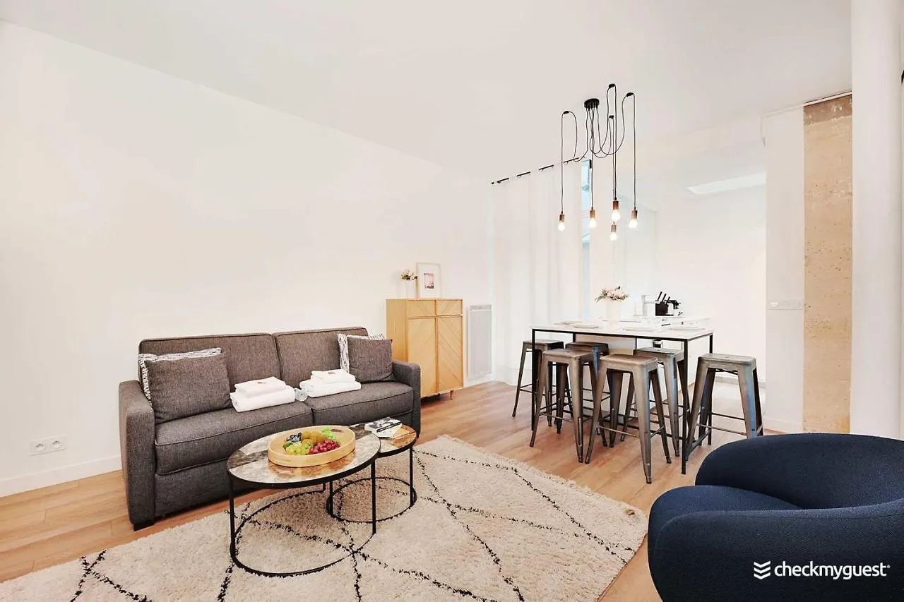 Modern Apartment - 2Br-6P- Oberkampf-Republique Paryż